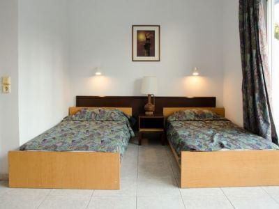 Gnest Aparthotel 2*