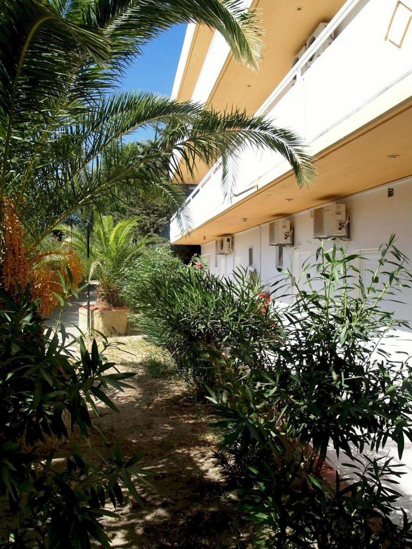 Aparthotel Gnest 2*